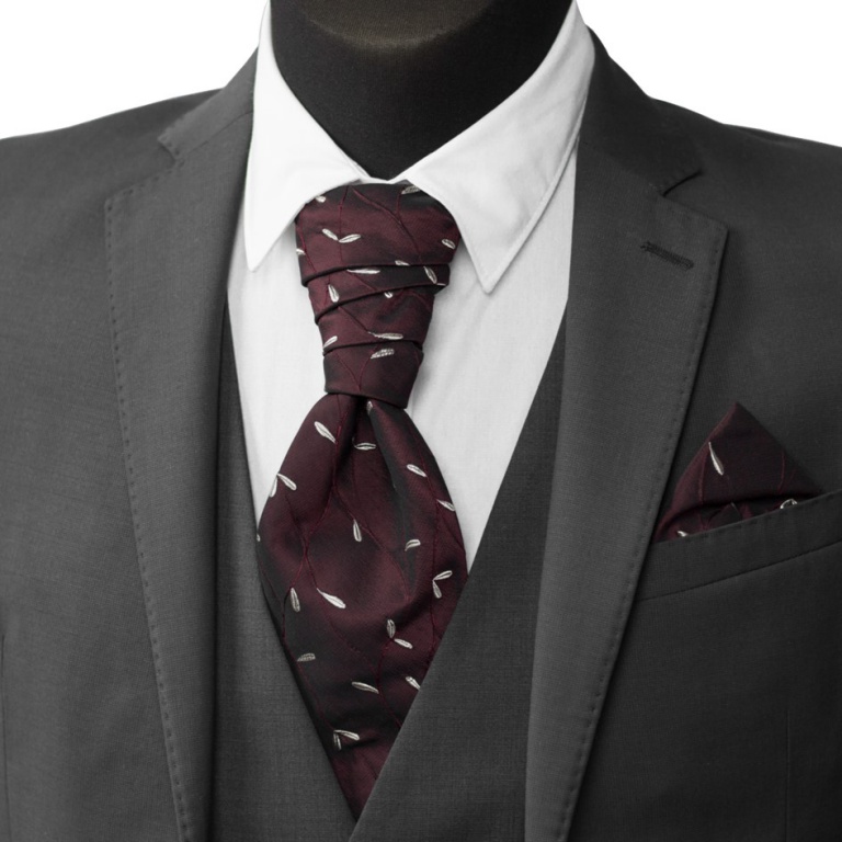 Vínově červená svatební kravata s kapesníčkem - Regata vyšívanými lístečky (2)