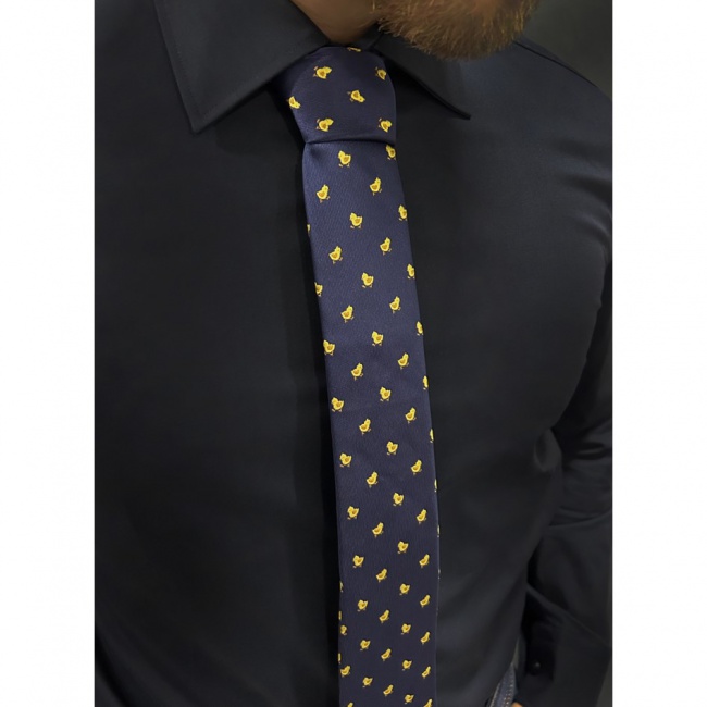 Tmavě modrá pánská kravata KUŘE