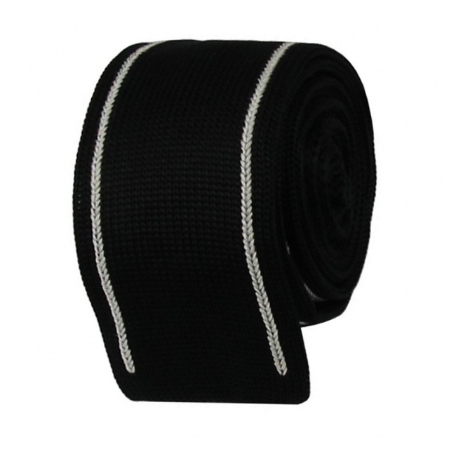 Černá pletená kravata s bílými pruhy