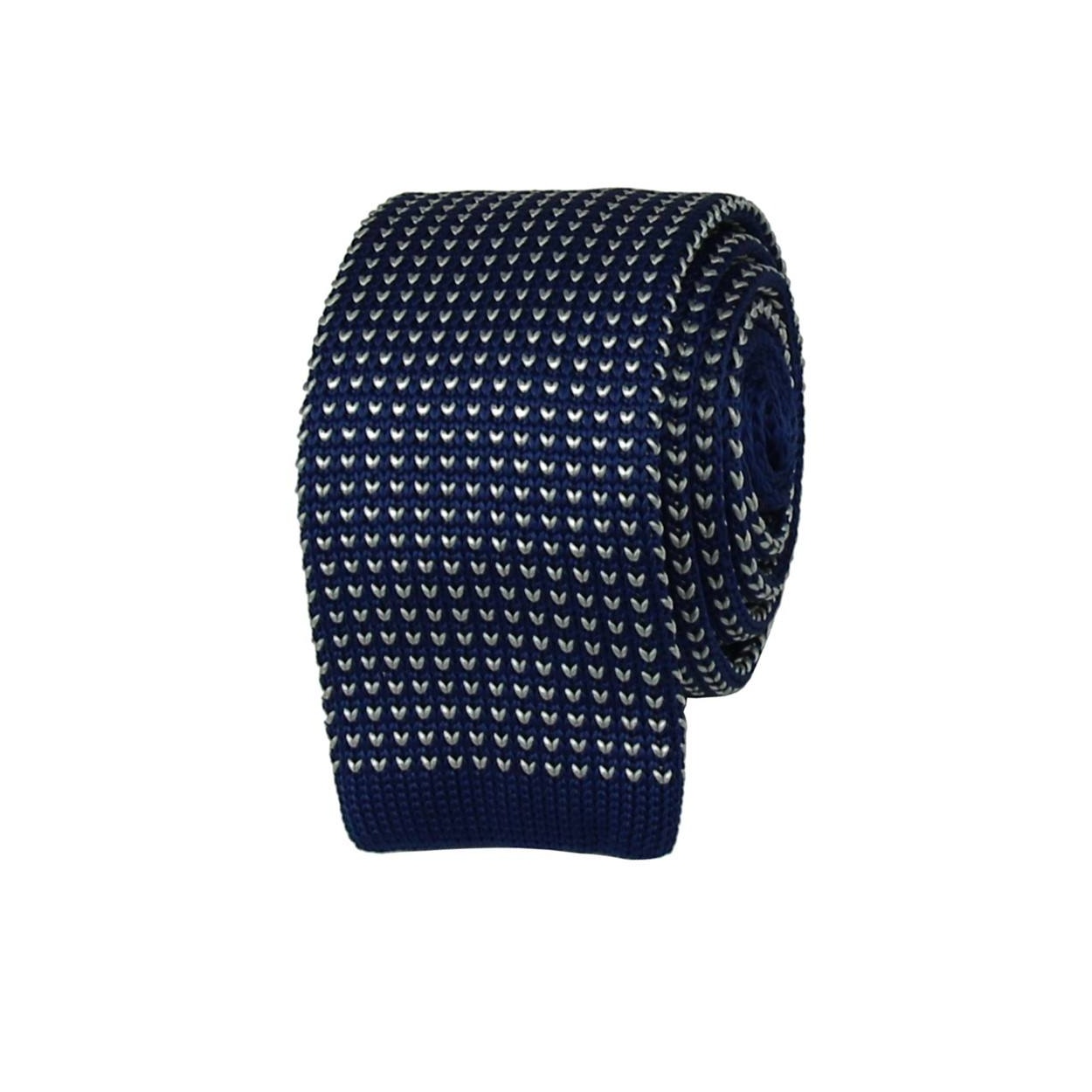Modrá pletená kravata s bílým vzorem